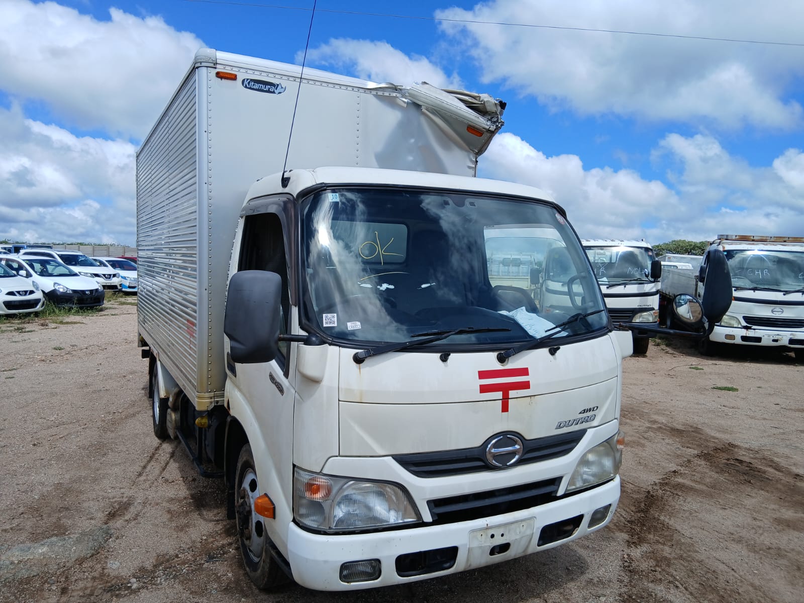 HINO DUTRO 2012